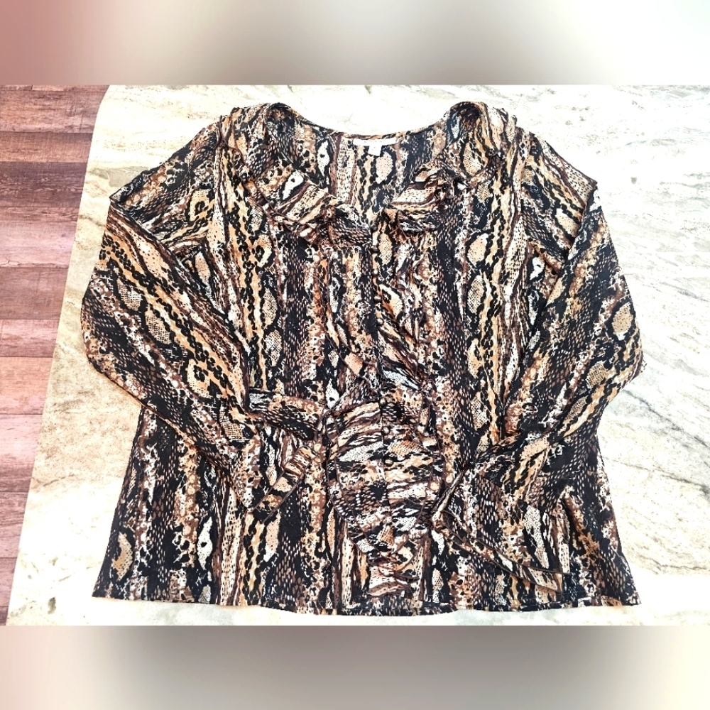JM Collection Size 16 Snakeskin Print Sleeveless Blouse Ruffle Neck Top